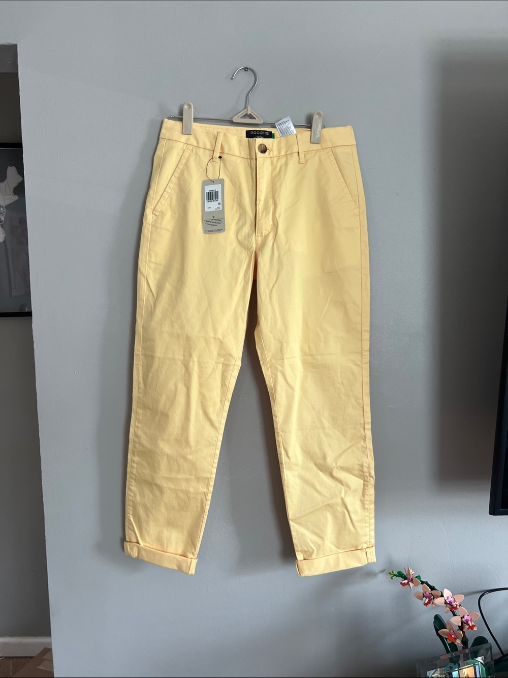 Dockers women’s  Pale Yellow Chino Pants